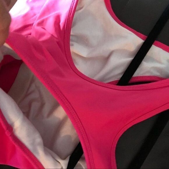 FILA workout top with a pocket - Picture 7 of 7